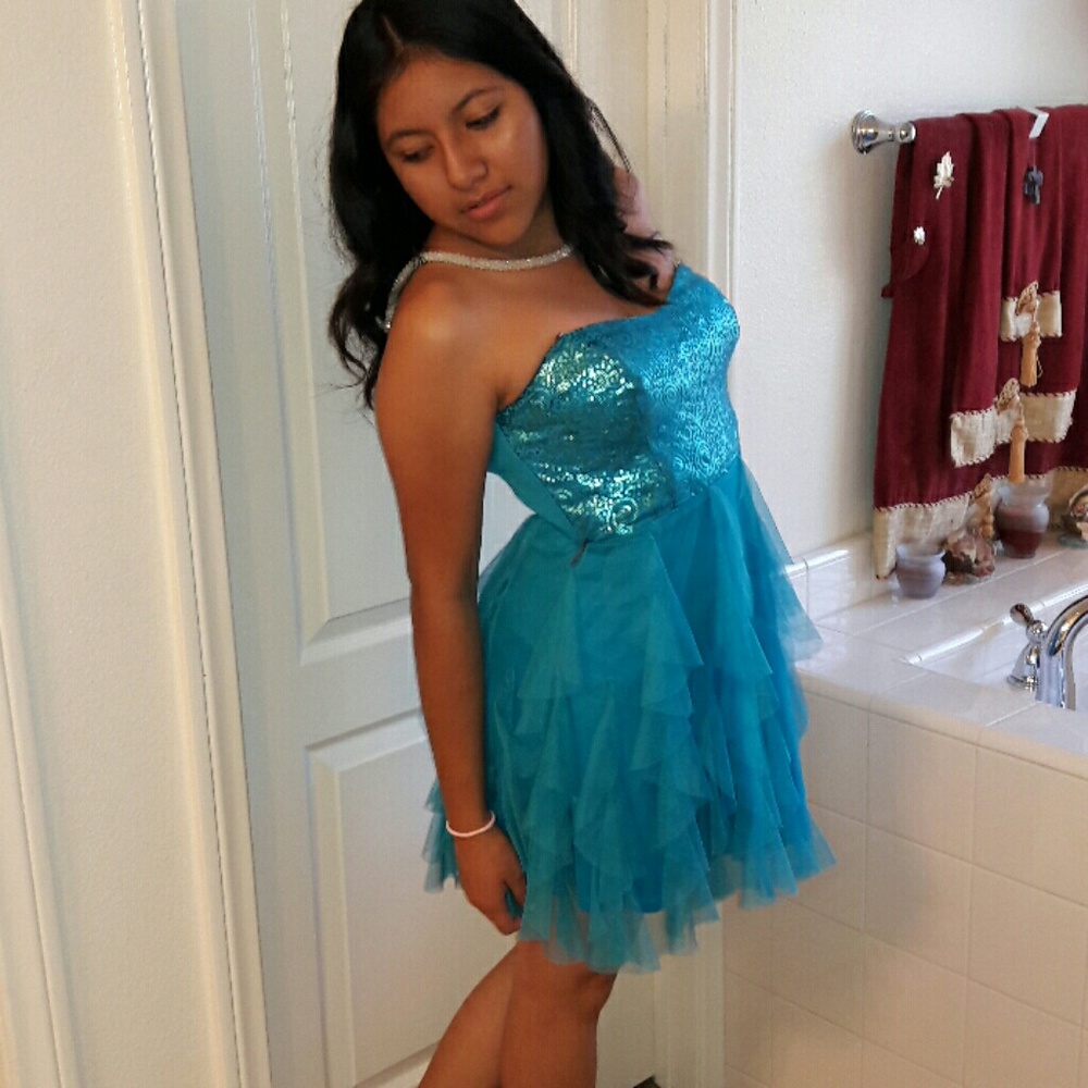 Dress - Picture 4 of 6