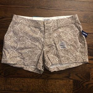 NWT old navy 3” shorts. Size 6