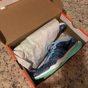 NEW Nike Dual Fusion Training Shoes Sz 8