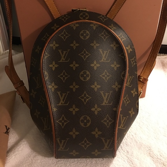 Louis Vuitton Handbags - ⬇️💯% Authentic Louis Vuitton Monogram Canvas Sac