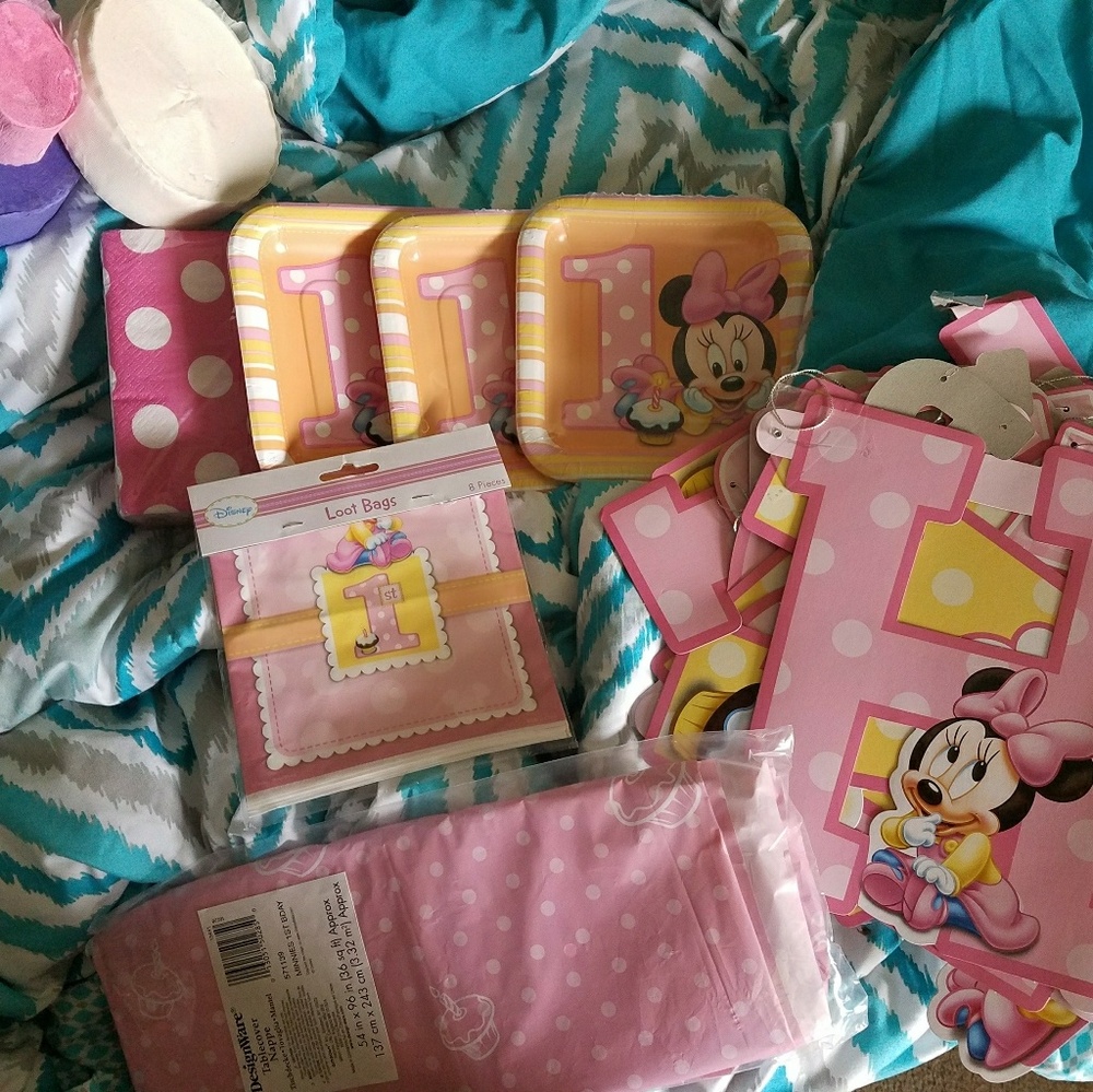 Minnie 1st birthday decor