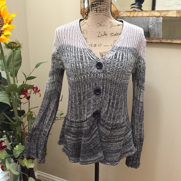 BCBGMaxAzria Sweaters - 🍄BCBGMaxAzria soft and cozy cardigan!
