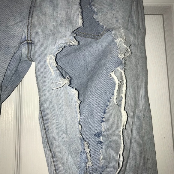 ripped jeans - Picture 3 of 4