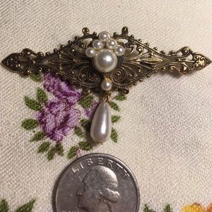 Premier Designs brooch