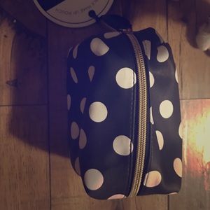 Makeup pouch