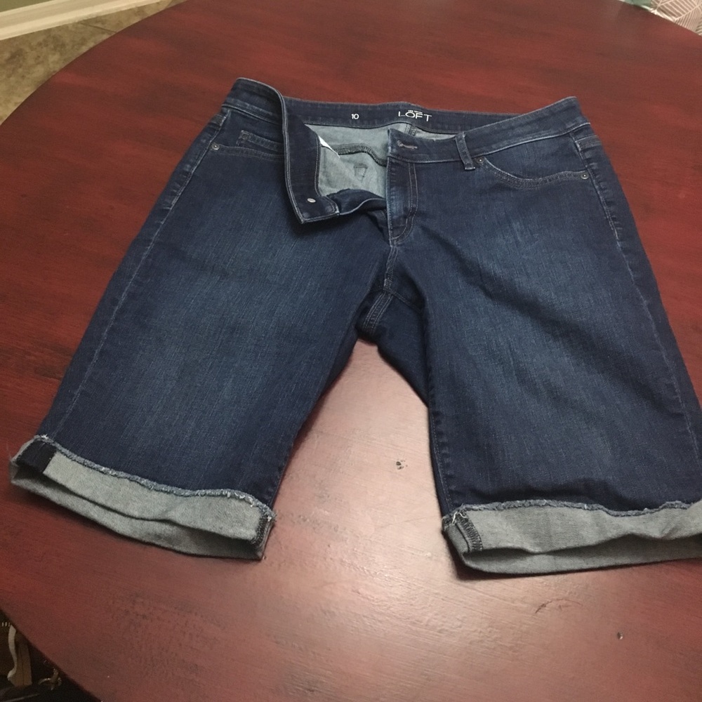 EUC - LOFT shorts