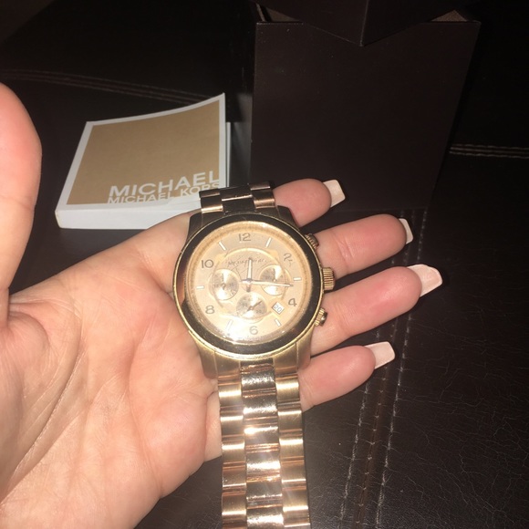 Large faced Michael Kors Runway watch in Rose Gold