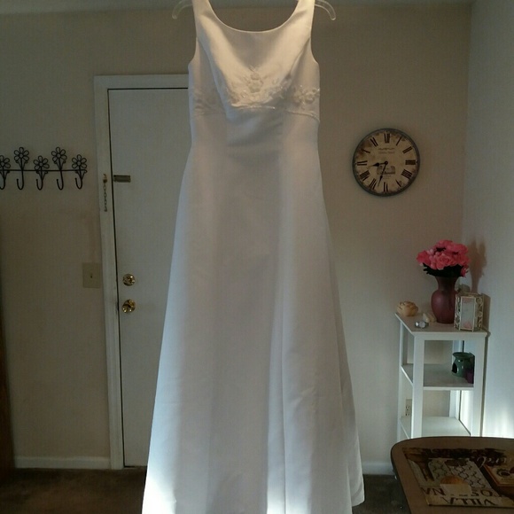 Alfred Angelo Wedding dress - Picture 1 of 7