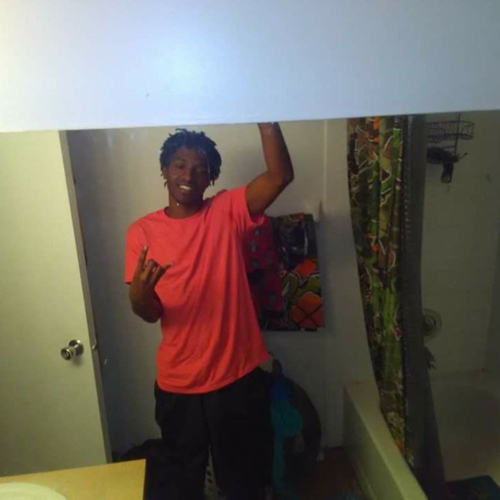 Meet your Posher, Gutta