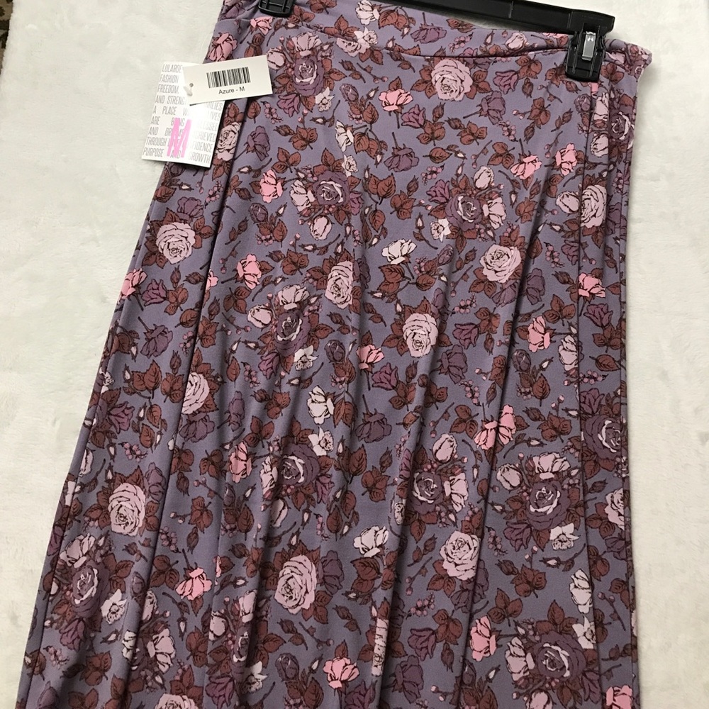 📍 SOLD 📍 🚨Azure Skirt - M