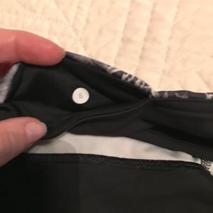 Lululemon Wunder Under legging. Size 8.