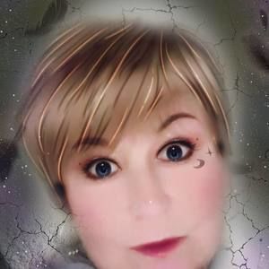 Meet your Posher, Dee dee