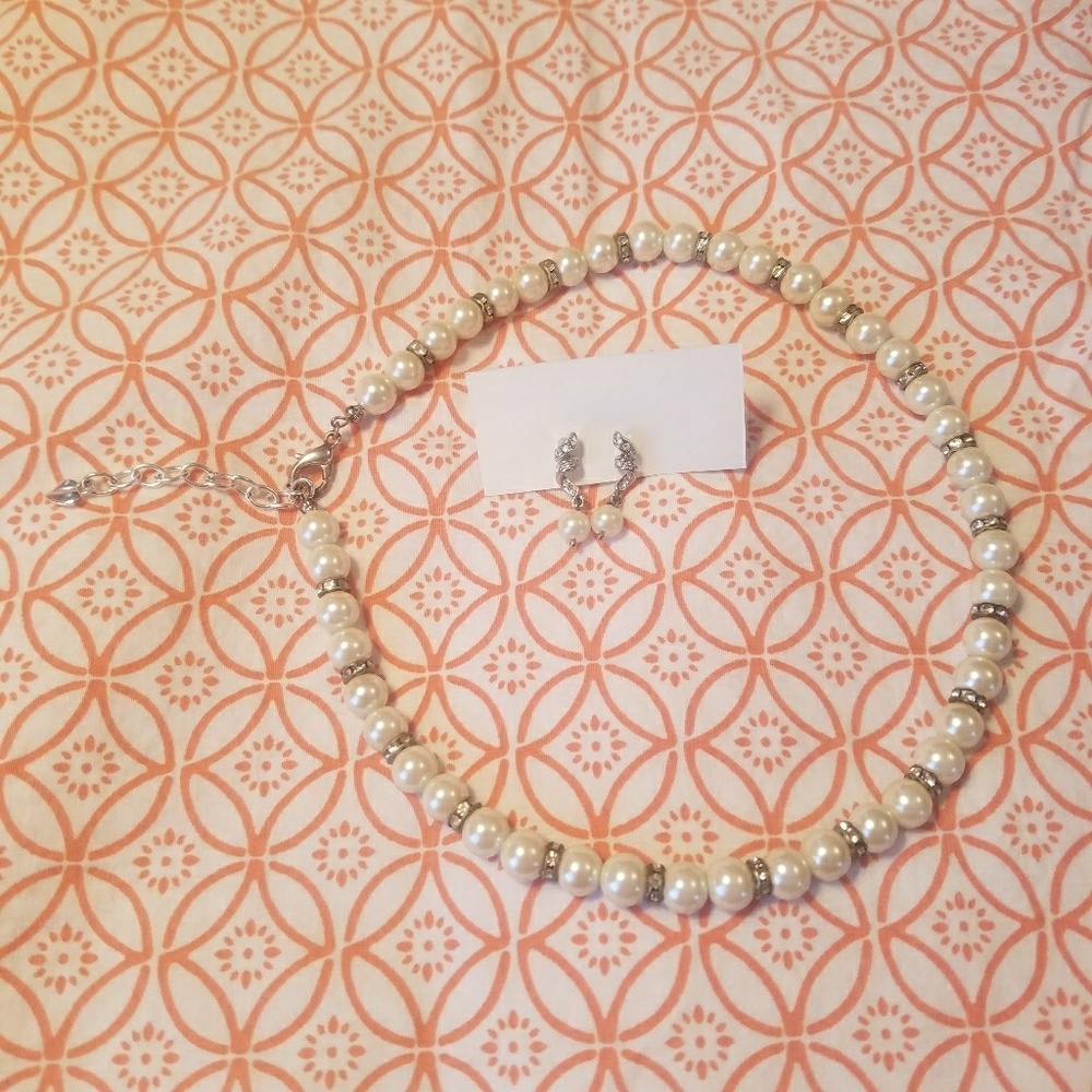 Choker Style Pearl Necklace w/ Earrings