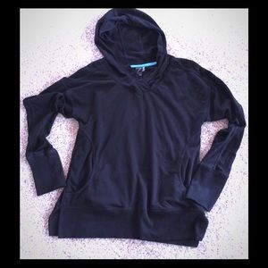 Zella pullover hoodie small black- runs large Zella pullover hoodie small black- runs large