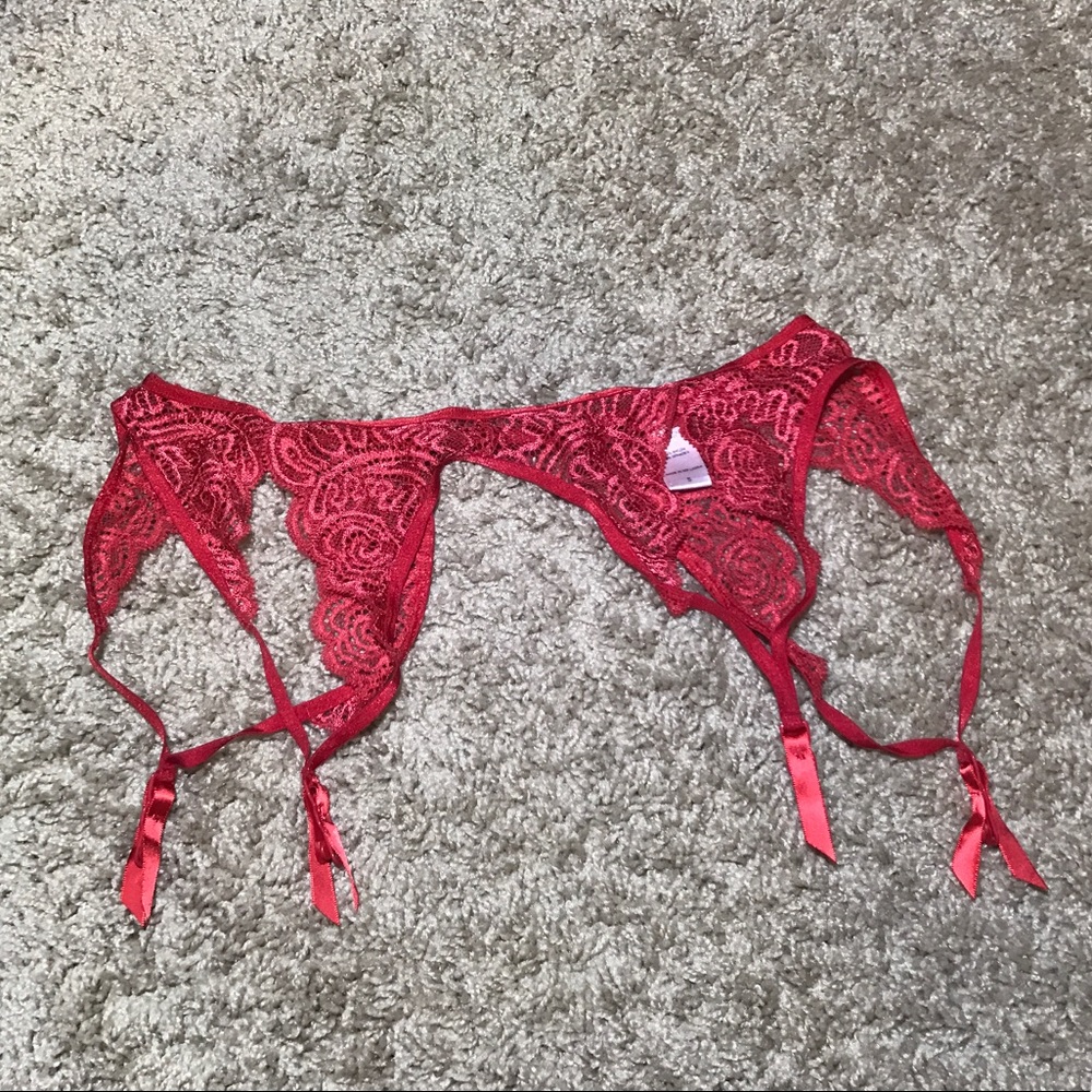 VERY SEXY VICTORIA'S SECRET GARTER ✨ NWOT