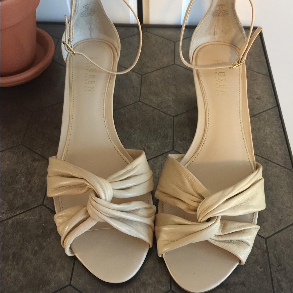 Lauren Ralph Lauren Mireya cream leather sandals!