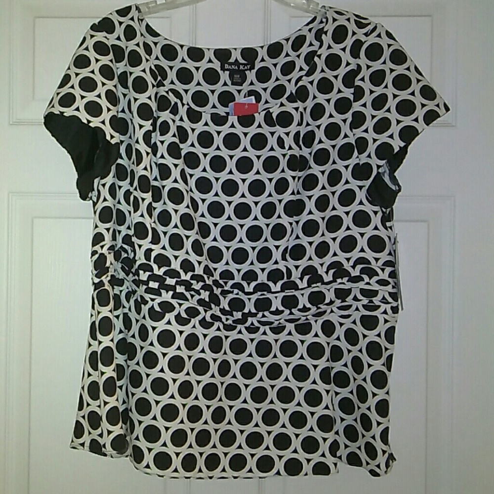 2 piece suit black and white circle pattern