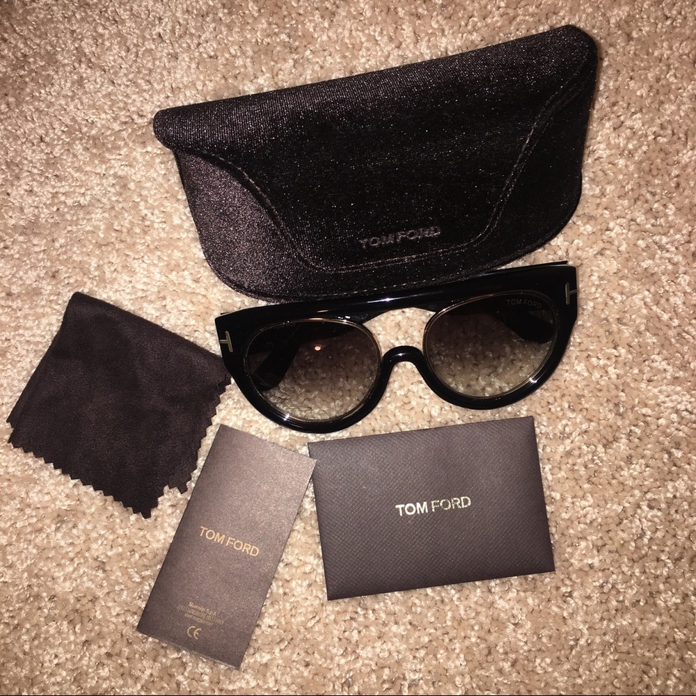 🚫SOLD🚫 AUTHENTIC Tom Ford Shades - Picture 2 of 7