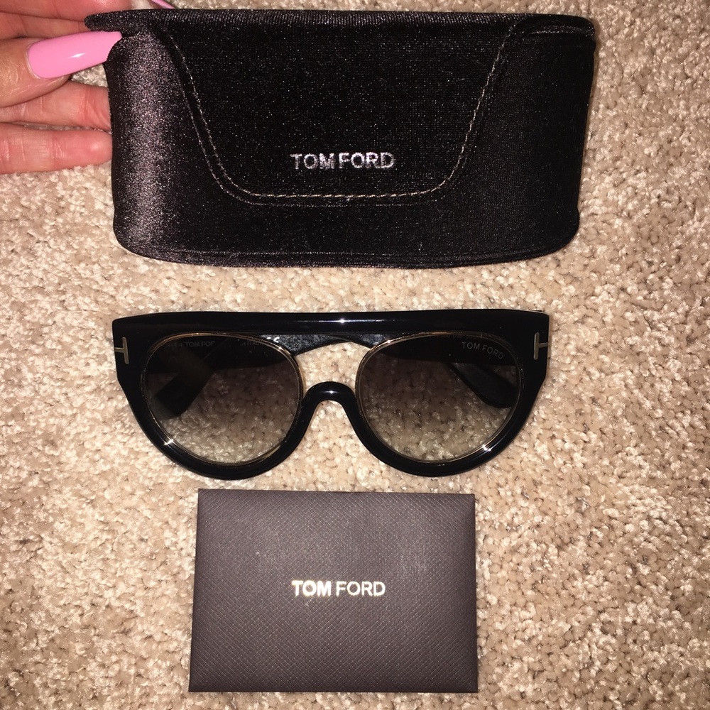 🚫SOLD🚫 AUTHENTIC Tom Ford Shades - Picture 3 of 7