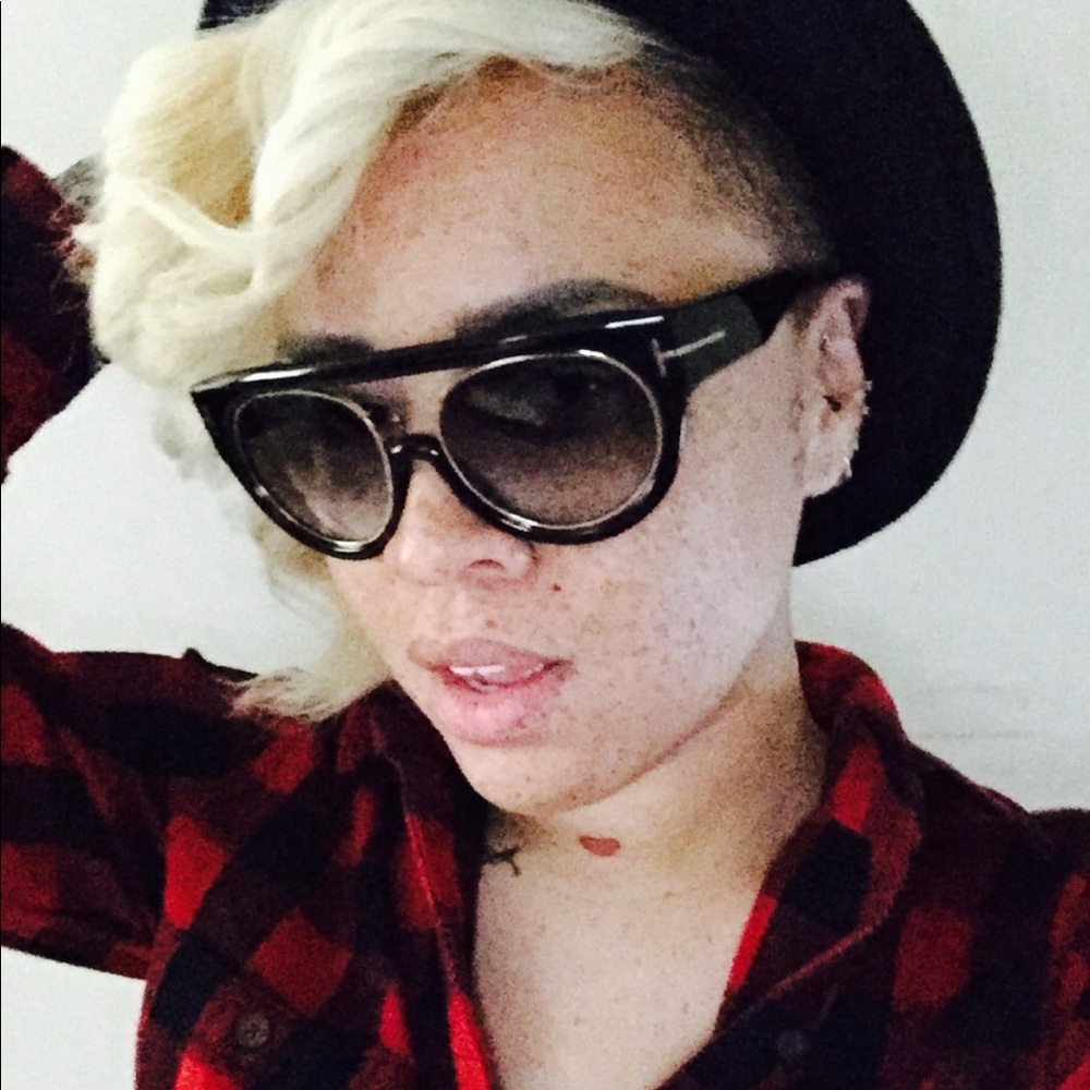 🚫SOLD🚫 AUTHENTIC Tom Ford Shades - Picture 6 of 7