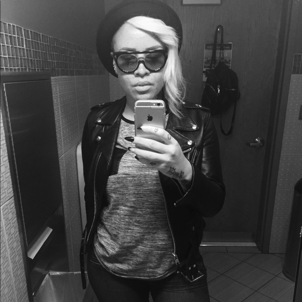 🚫SOLD🚫 AUTHENTIC Tom Ford Shades - Picture 7 of 7