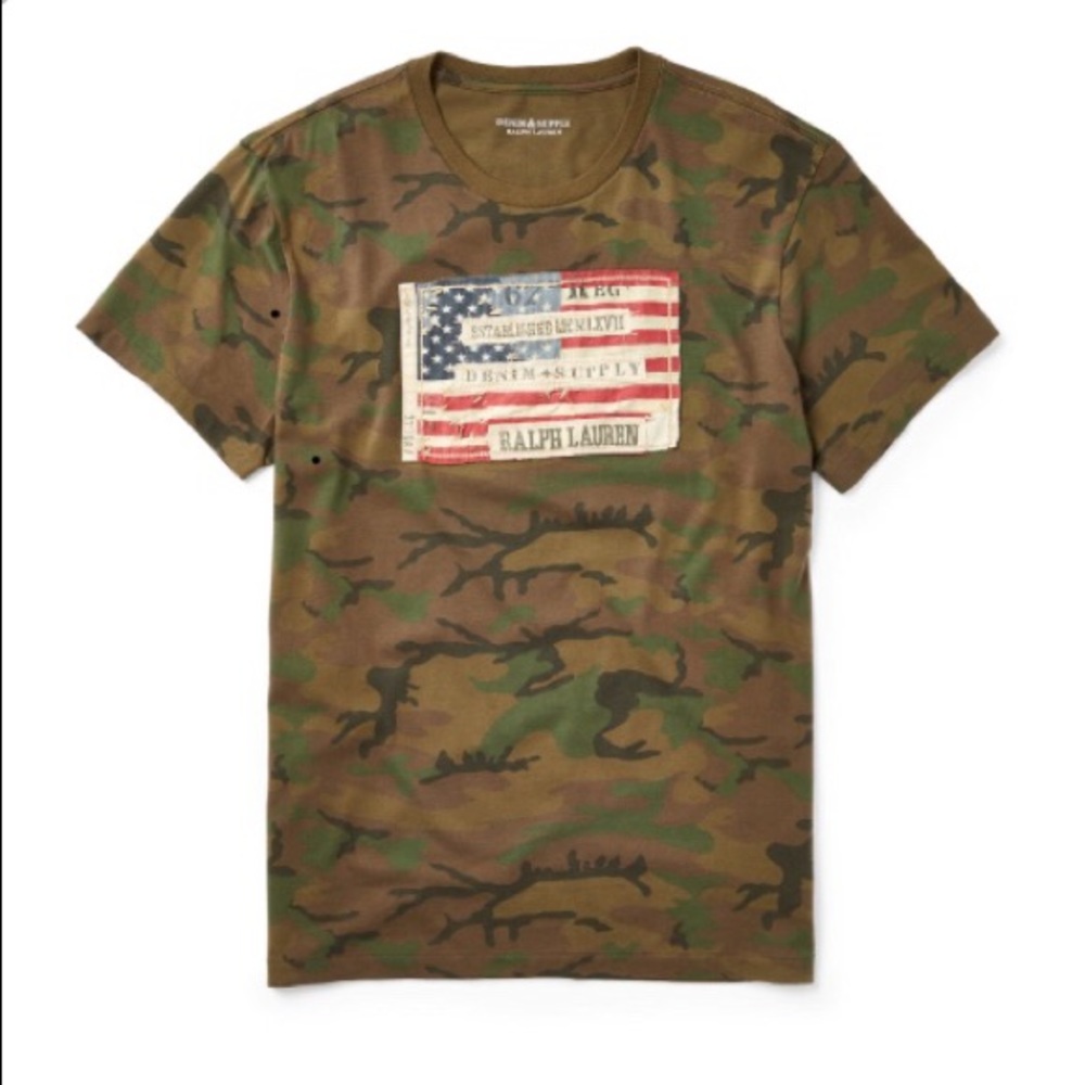 🗣Host Pick🗣 2/$30 👕Camouflage tee shirt EUC