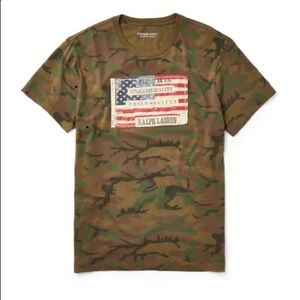 🗣Host Pick🗣 2/$30 👕Camouflage tee shirt EUC