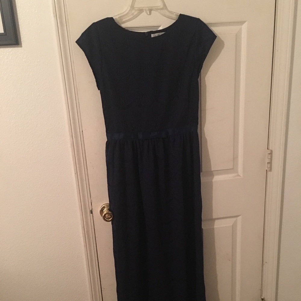 Shabby Apple navy lace maxi dress. Size 6.