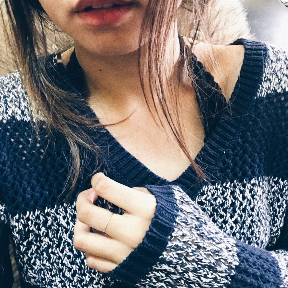 Tommy Hilfiger V-neck sweater (M).