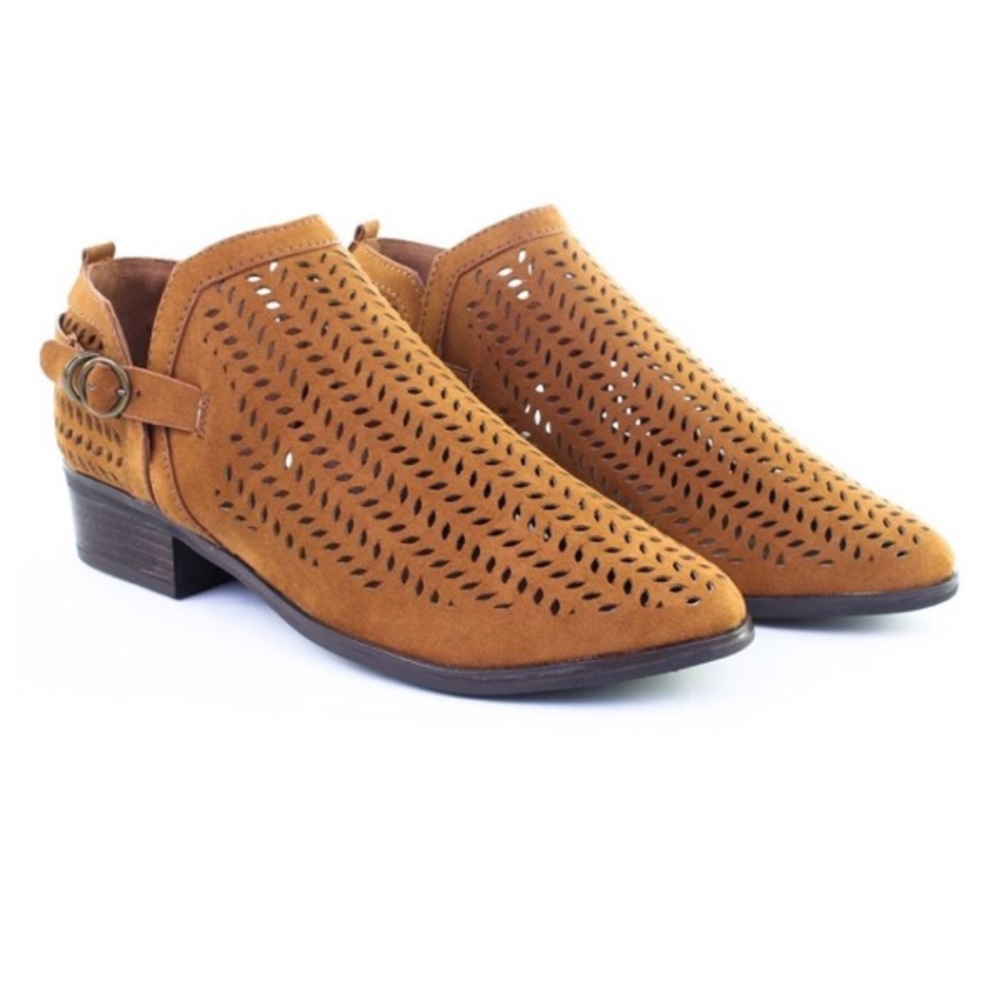 ⚡️2xHP⚡️ Laser Cut Buckled Booties - Picture 7 of 8