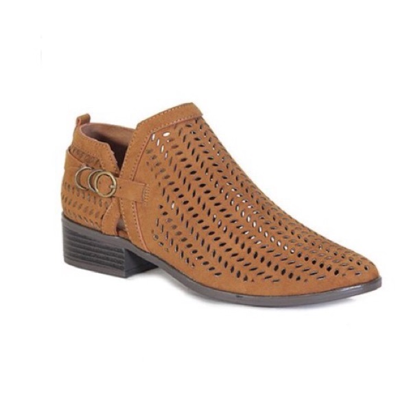 ⚡️2xHP⚡️ Laser Cut Buckled Booties - Picture 6 of 8