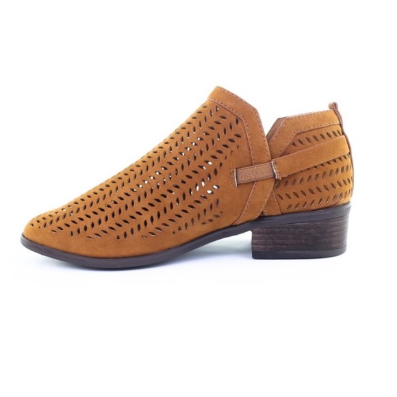 ⚡️2xHP⚡️ Laser Cut Buckled Booties - Picture 8 of 8