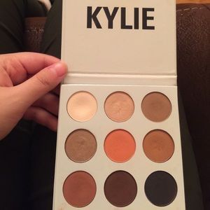 Kylie Bronze Palette