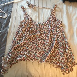 Tillys high low flowered tank top
