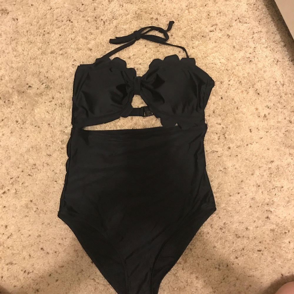 One piece swim suit