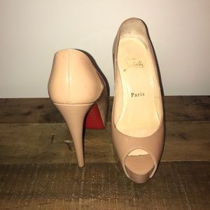 Christian Louboutin Nude Patent Banana 35.5