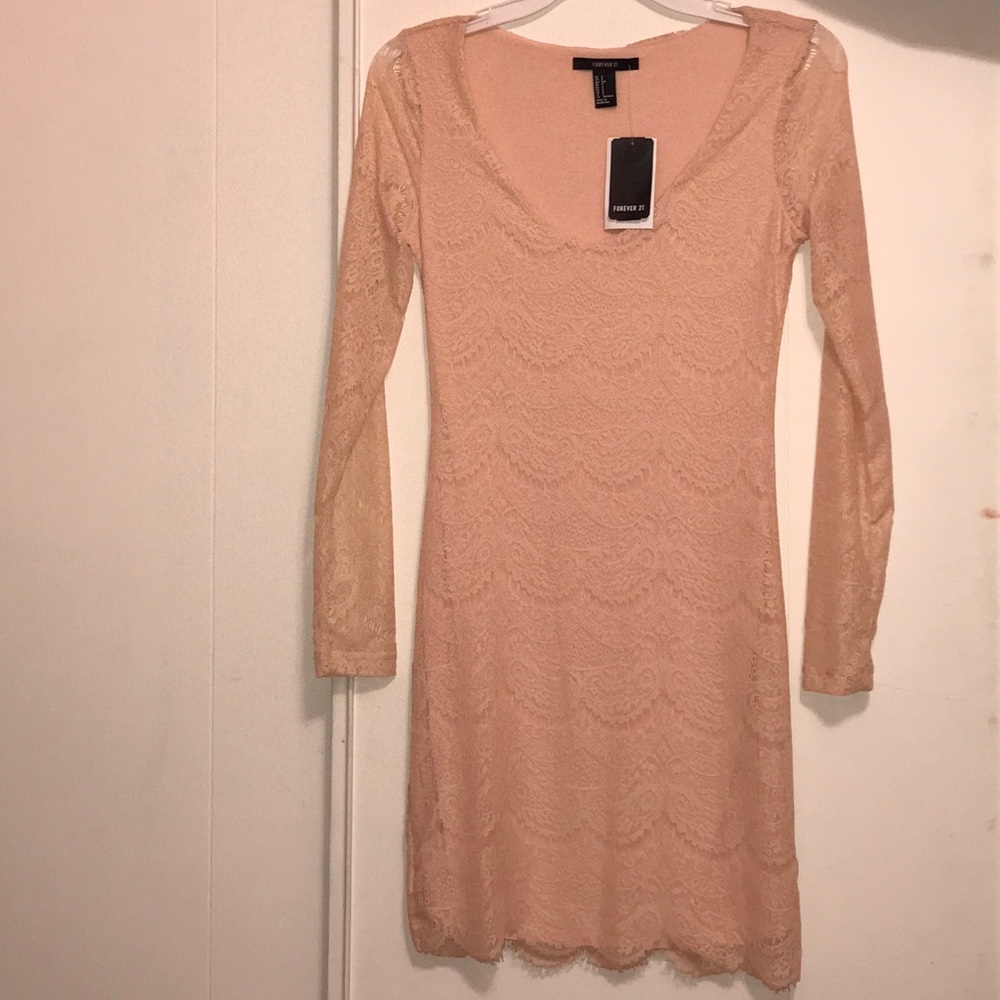 LIGHT PINK LACE DRESS
