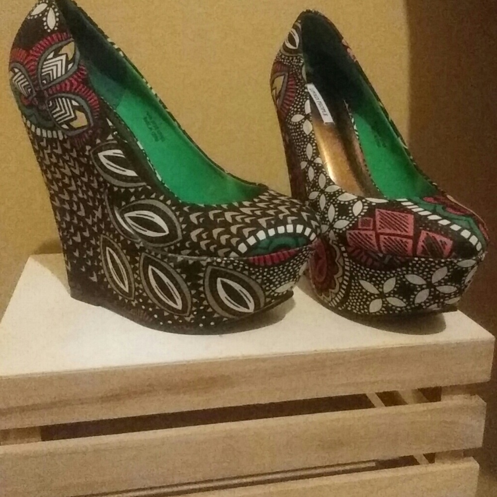 Multi color Platform