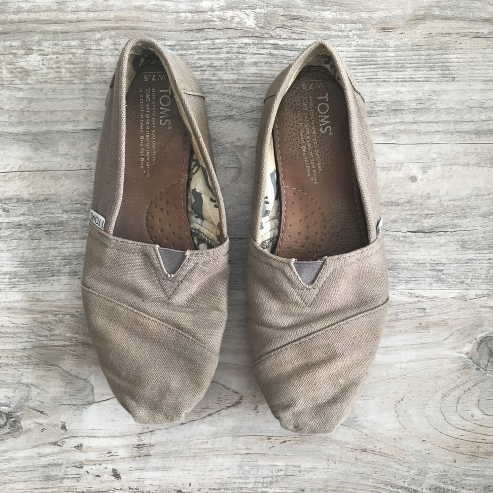 Toms