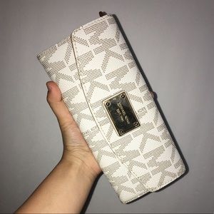 Michael Kors Jet Set Slim Flap Wallet