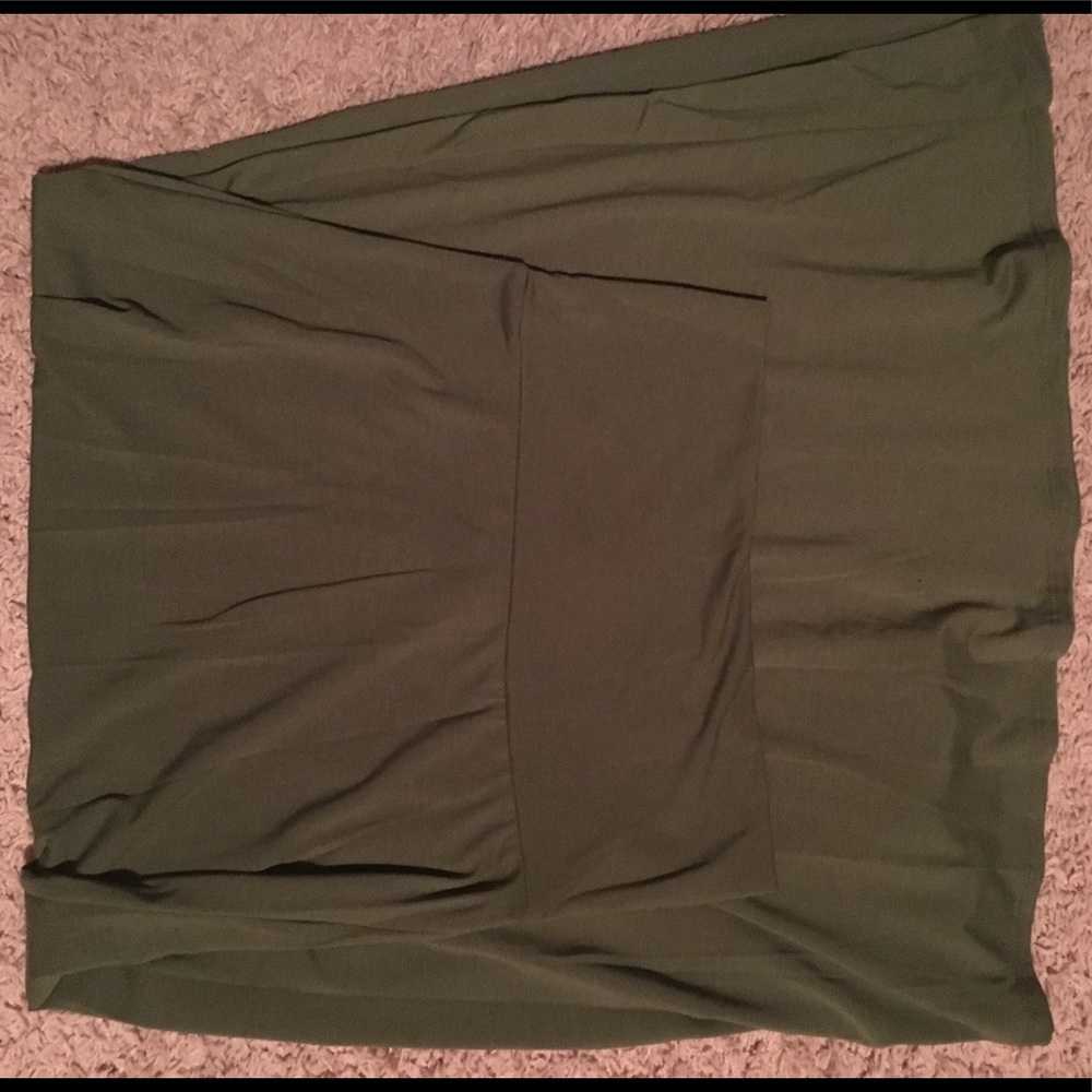 NWOT Hunter Green Maxi skirt LulaRoe