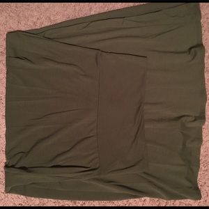 NWOT Hunter Green Maxi skirt LulaRoe