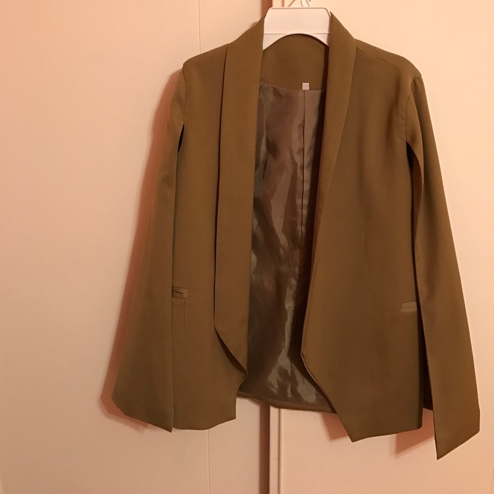 OLIVE GREEN CAPE BLAZER