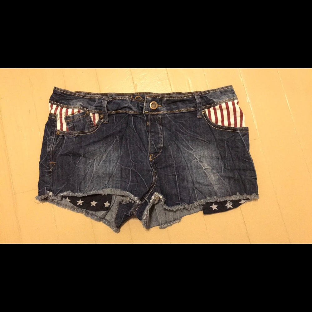 Jean shorts with American flag