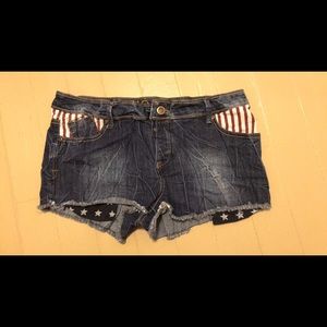 Jean shorts with American flag