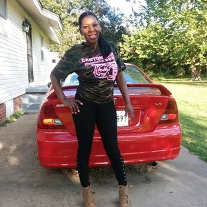 Meet your Posher, Angela