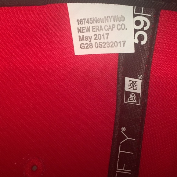 Supreme x New Era hat - Picture 6 of 8