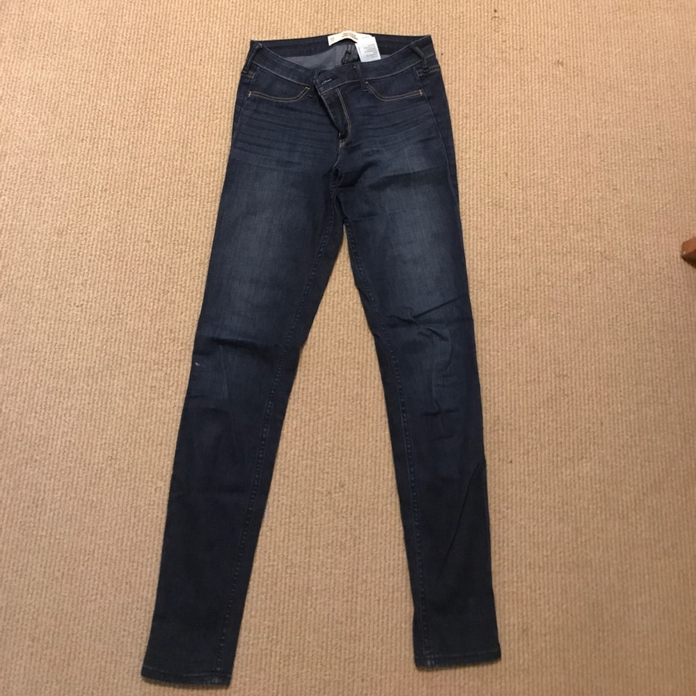 Dark wash Hollister jeans size 5