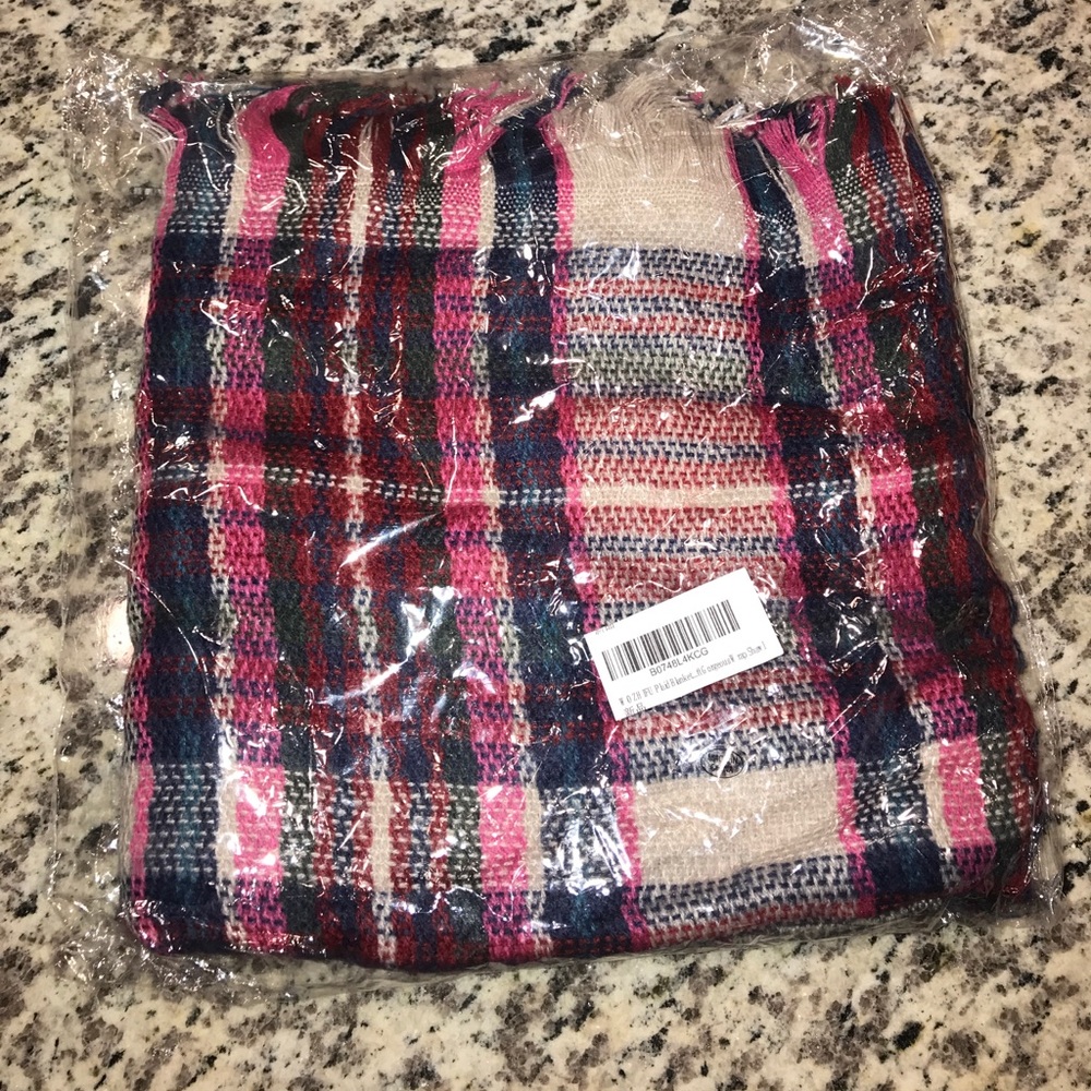LAST 1! Blanket Scarf Plaid Pink Blue Cream Wrap - Picture 2 of 6