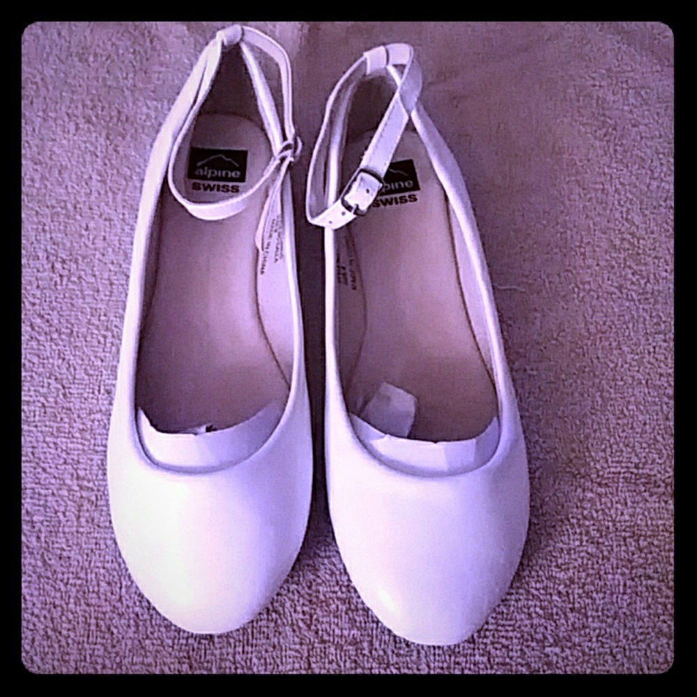 Flat shoes